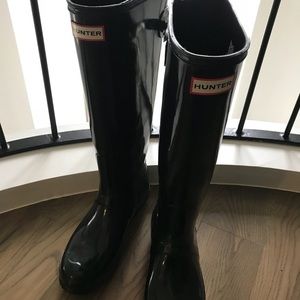 Hunter Women’s adjustable tall rain boots (gloss)